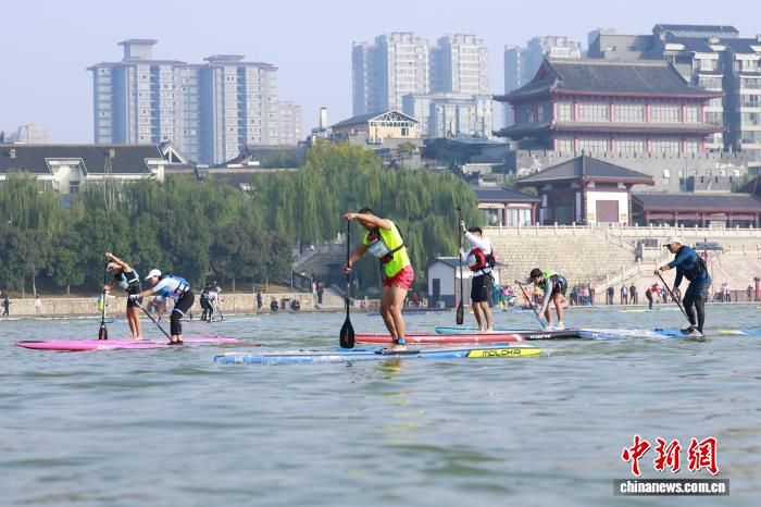 2025“绿水青山”中国休闲运动挑战赛(咸阳站)26 日在咸阳湖景区启幕。(赛事组委会供图) 2025“绿水青山”中国休闲运动挑战赛(咸阳站)26 日在咸阳湖景区启幕。(赛事组委会供图)