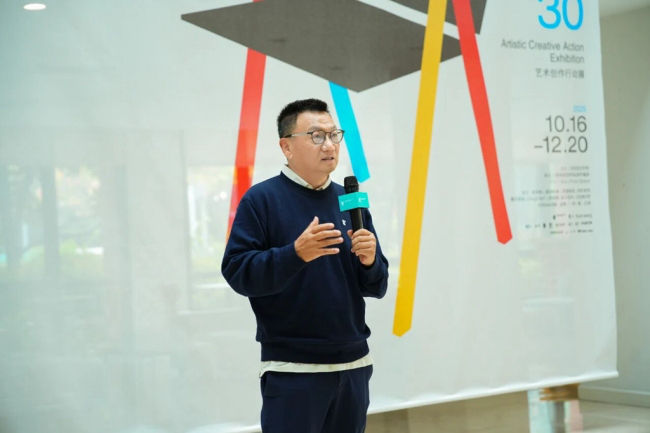 西安欧亚学院创办人、董事长胡建波教授于开幕式致辞 西安欧亚学院创办人、董事长胡建波教授于开幕式致辞