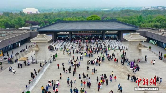 图为秦始皇帝陵博物院迎来大批观众。秦始皇帝陵博物院供图 图为秦始皇帝陵博物院迎来大批观众。秦始皇帝陵博物院供图