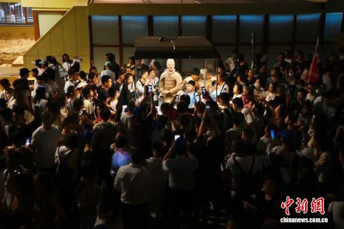 图为秦始皇帝陵博物院迎来大批观众。秦始皇帝陵博物院供图 图为秦始皇帝陵博物院迎来大批观众。秦始皇帝陵博物院供图