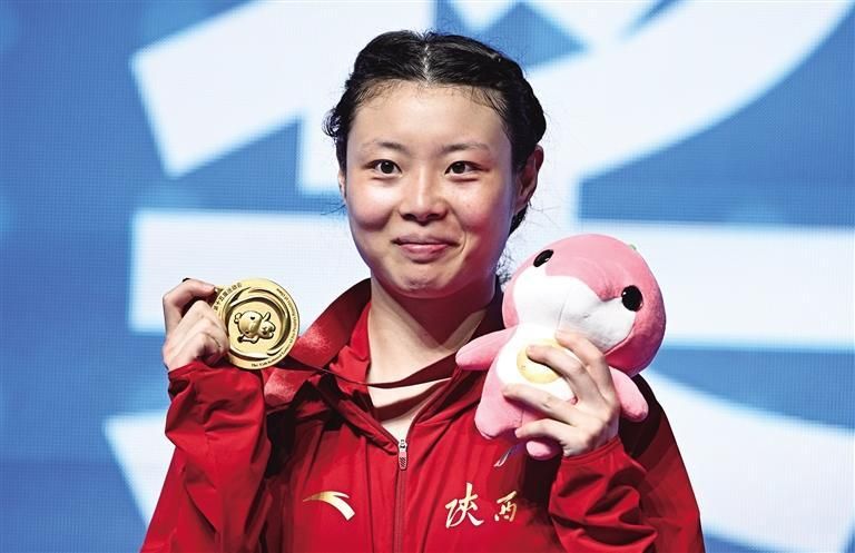 1111գʮ˻ȭŮ60ＶУѡֳսʤݶѡùھ »  