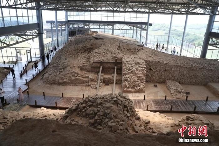 图为石峁遗址外城东门遗址。蒋启明 摄 图为石峁遗址外城东门遗址。蒋启明 摄