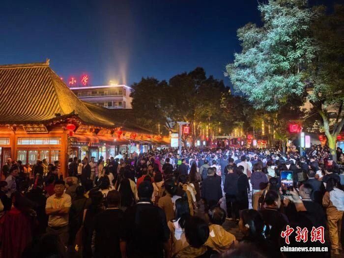 图为榆林老街。 张俊瑶 摄 图为榆林老街。 张俊瑶 摄