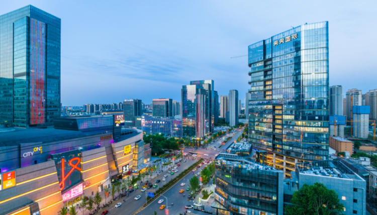 西安行政中心商圈夜景。 西安行政中心商圈夜景。