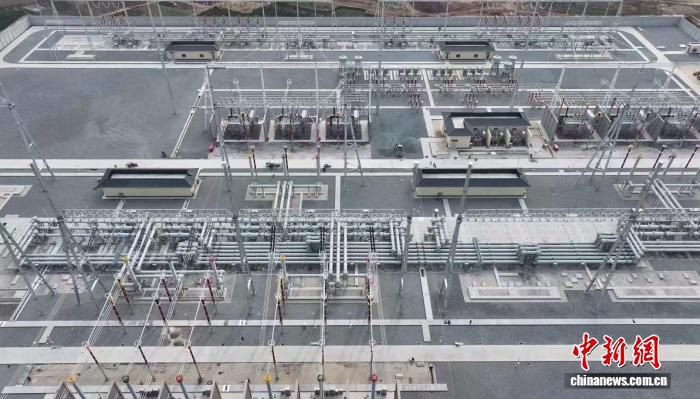 ͼΪ��������750ǧ�����繤��һ����(��������ý�����Ĺ�ͼ)