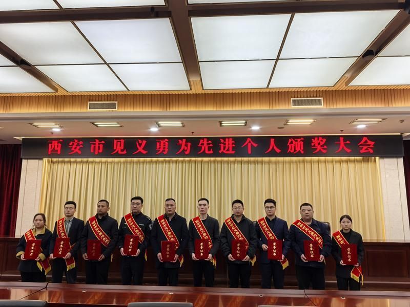 �����м�����Ϊ�Ƚ����˰佱����ֳ���10��������ΪӢ�ۺ�Ӱ������� ���� ��