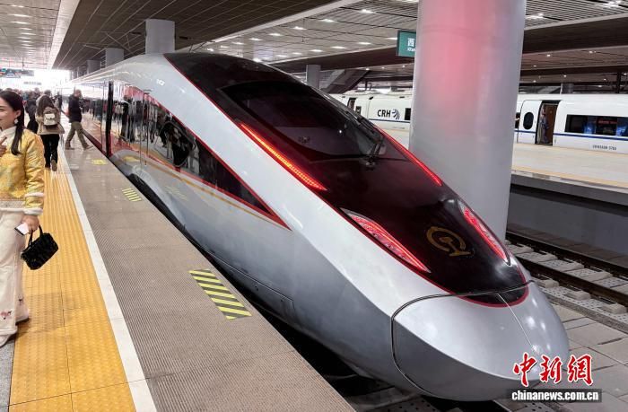 ͼΪ���Ӹ����׷��г��� ÷���� ��