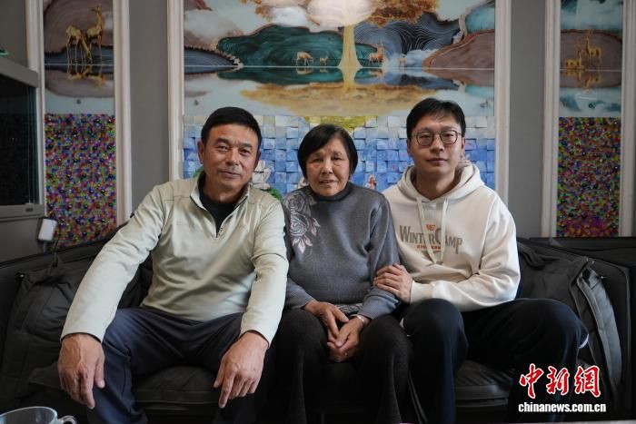 ͼΪ��ε�������̺͸��׵ĺ��ա� ���� ��