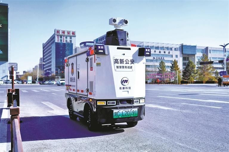 1��14�գ����˾���Ѳ�߳������������㳡�ܱ�Ѳ�ߡ� ������ ��