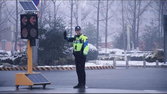 20��һ���磬�������Ѿ���·��ָ�ӽ�ͨ��