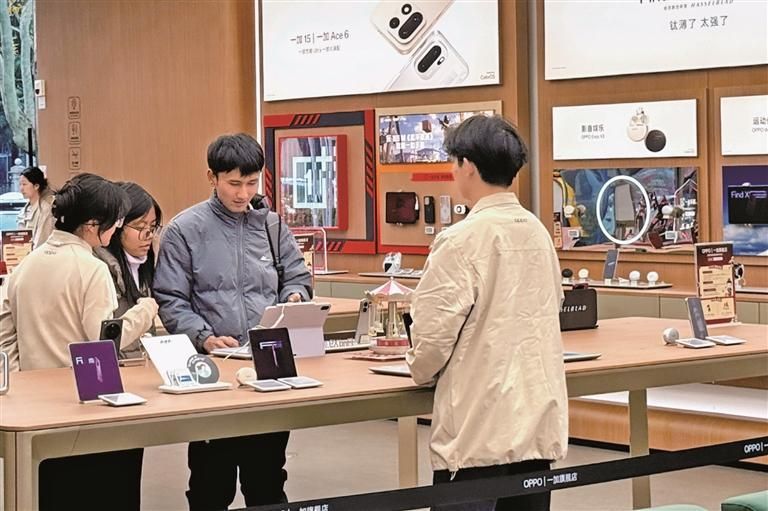 1��17�գ�Ⱥ��������������ʹ������������¿���Ӳ�Ʒ���ﵤ�� ��