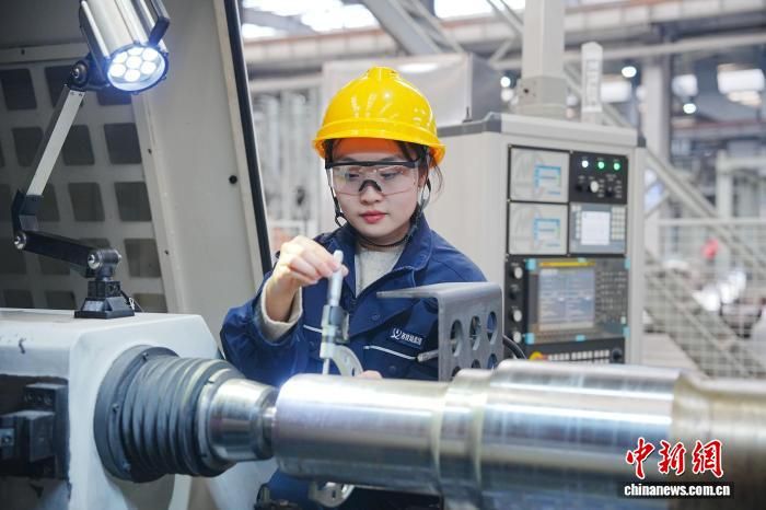 ͼΪ��������ʹ���⾶ǧ�ֳ߲�������ӹ��ߴ硣 ���� ��