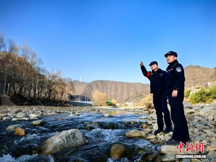 ������������ڼ��꽭��Զ��������·�ΰ��������С�� ��