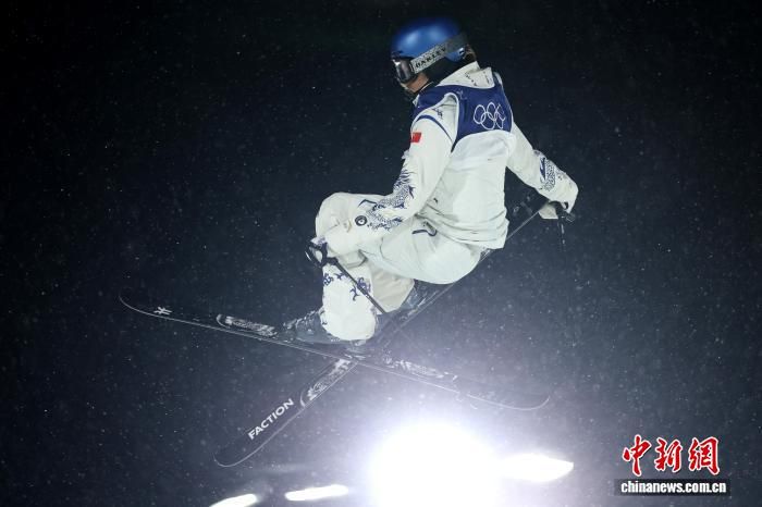 ����ʱ��2��16�գ�2026������-�ƶ����ɶ��»�����ʽ��ѩŮ�Ӵ���̨��������ά��¾��С��й�ѡ�ֹȰ�����179.00��ժ�����ơ� ��������� ���� ��