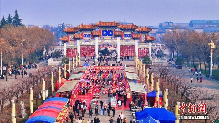 ͼΪ����ɽ��¥����ʷ�Ļ������ھ��е��´�����ʢ�ᡣ(����ɽ��¥�۾�����ͼ)