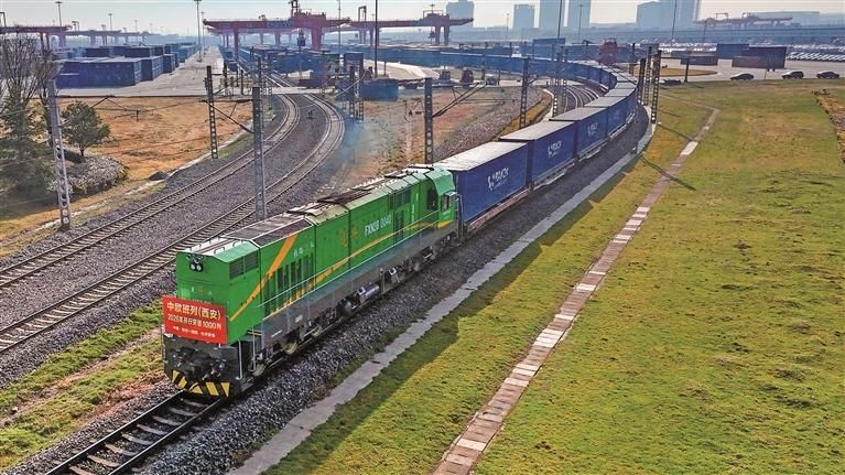 3��2�գ�X8151����ŷ���д��������ʸ�վ����ʻ����һ·���������¹�����˹����ͼΪ�����г�ʼ��һ�̡�