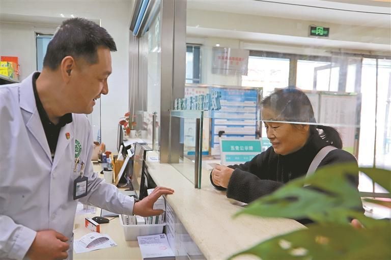 3��6�գ���������������������·���������������ģ���ʱ��Ⱥ��ǰ����ѯ����ҩƷ������ˡ�����������������(��)��Ⱥ�ڽ�����������ҩ֪ʶ��