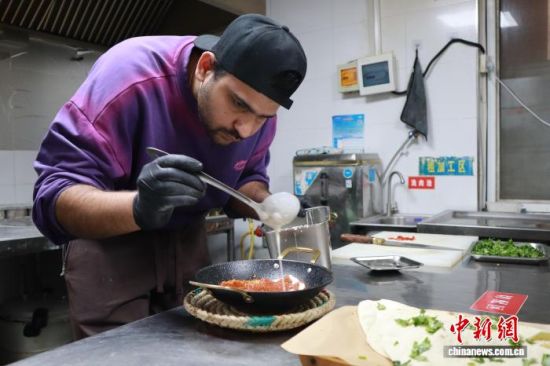 3��20�գ��ͻ�˹̹������������������ଽ��� ��һ�[ ��