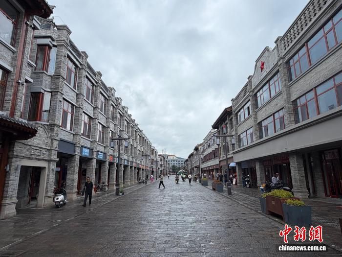 ͼΪ��Ҥ��������ַ�����Ժǽ����Ͻ֡���Զ ��
