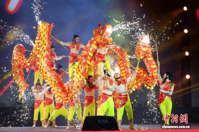 第十五届中国民间艺术节在陕西榆林开幕。榆林市委宣传部供图 第十五届中国民间艺术节在陕西榆林开幕。榆林市委宣传部供图
