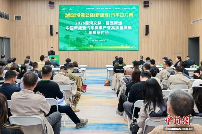 ͼΪ���ֻ��ֳ������췽��ͼ