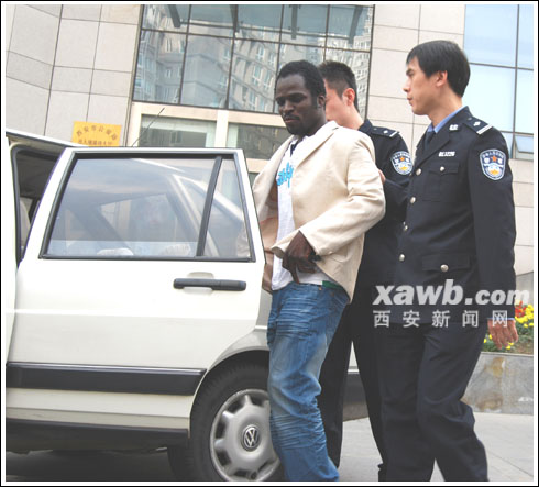 集中清查 三非 外国人 两非法居留者被遣送出境