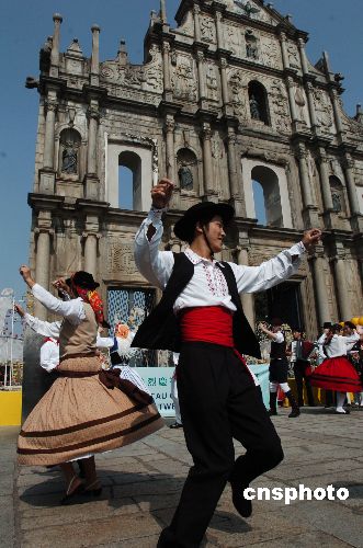 澳门土生葡人的十年:从观望走向参与-中国新闻