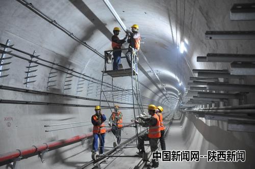 西安地铁二号线供电系统接触网工程全面展开