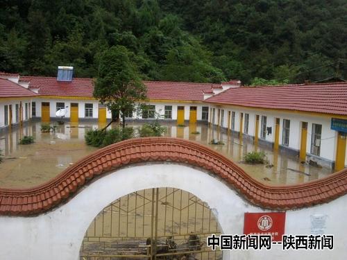 陕西汉中汉阴县双坪乡遭洪水袭击