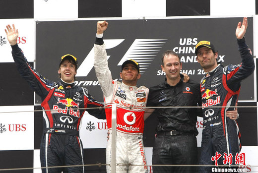 汉密尔顿加冕F1中国站冠军 进站失策红牛饮恨