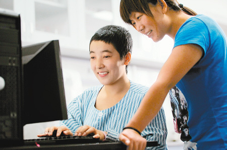 23岁白血病姑娘艰难生存 网友资助她延续生命