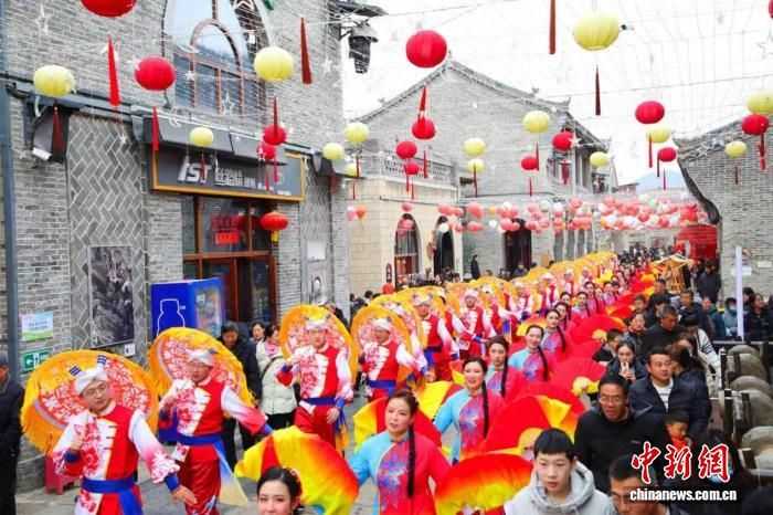 ͼΪ����չ�ݡ��Ӱ����Ļ������ξֹ�ͼ