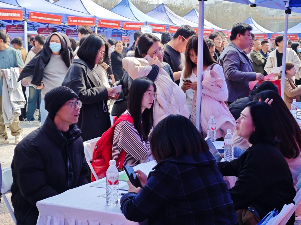 ͼΪ��Ƹ���ֳ�������Ұ ��